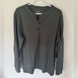 Men’s L.L Bean Henley. Size M